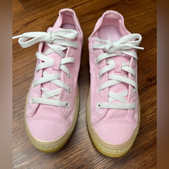 Converse CTAS Ox Cherry Blossom Pink Low Top Canvas Sneakers Girls Size 4 New - Picture 2 of 7